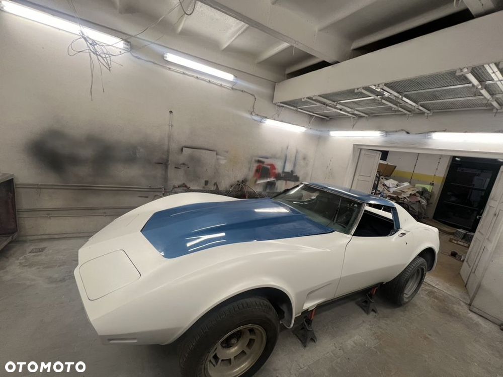 Chevrolet Corvette - 9