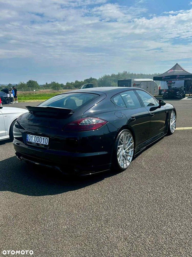 Porsche Panamera 4S - 33