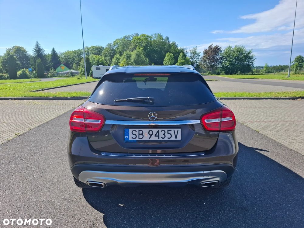 Mercedes-Benz GLA 250 7G-DCT - 4