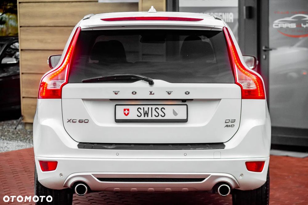 Volvo XC 60 2.4D AWD R-Design - 11
