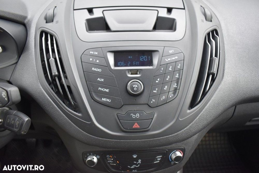 Ford Transit Courier - 22