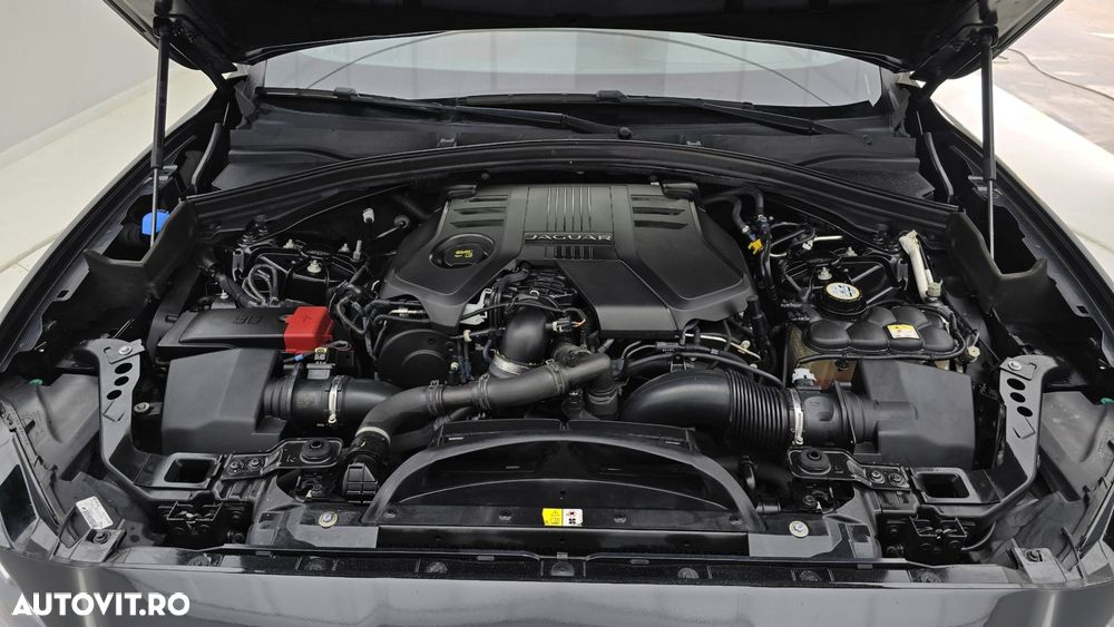 Jaguar F-Pace 30d AWD R-Sport - 24