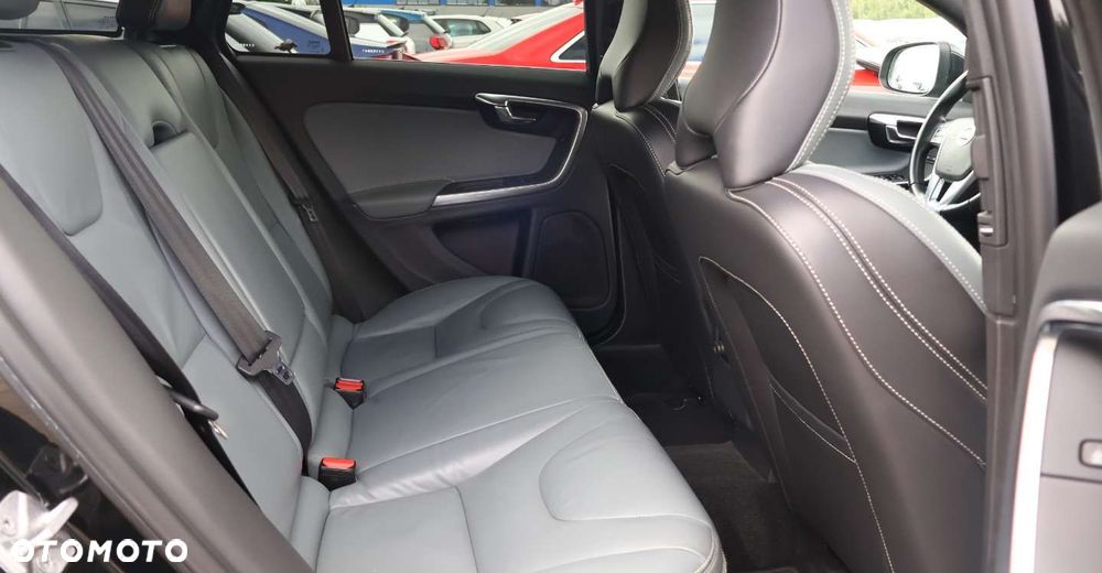 Volvo V60 - 16