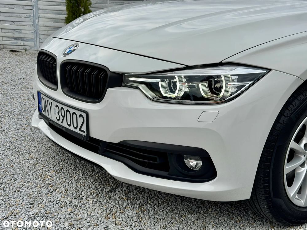 BMW Seria 3 318i - 20