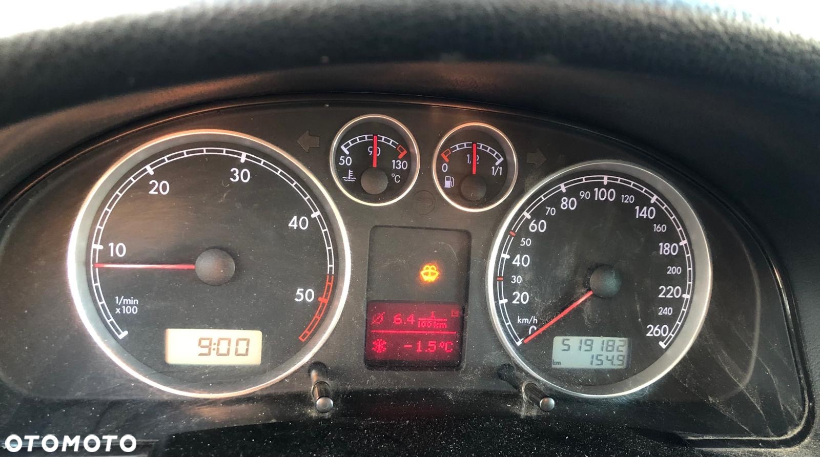 Volkswagen Passat 1.9 TDI Highline - 5