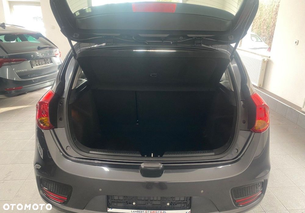 Kia Ceed - 14