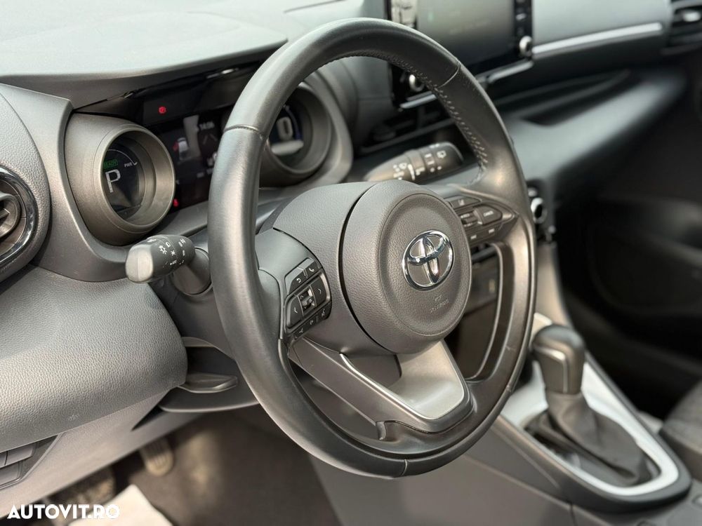 Toyota Yaris 1.5 VVT-i HSD Exclusive Style - 8