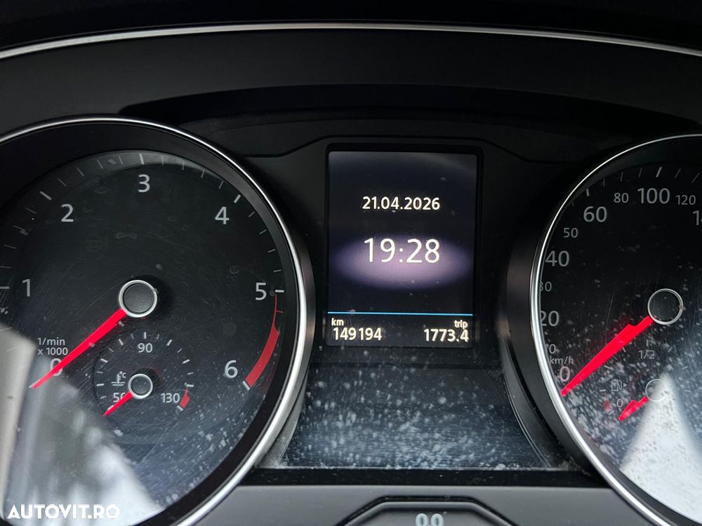 Volkswagen Passat 2.0 TDI Highline - 13