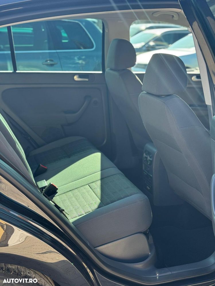 Volkswagen Golf - 15