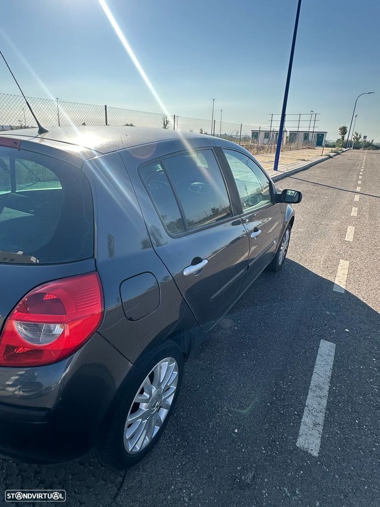 Renault Clio 1.2 TCE Dynamique S - 1