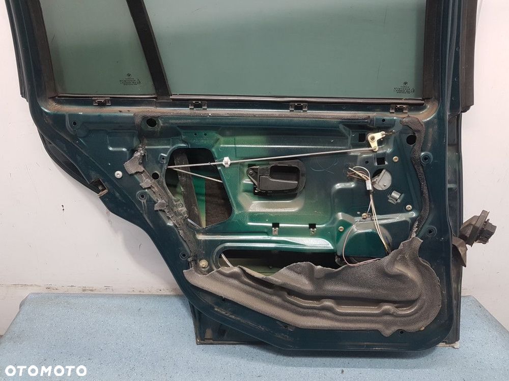 BMW E36 TOURING DRZWI TYŁ LEWE - 10