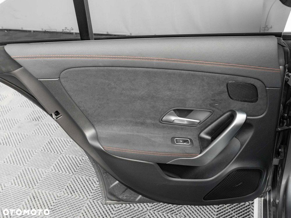 Mercedes-Benz CLA - 22