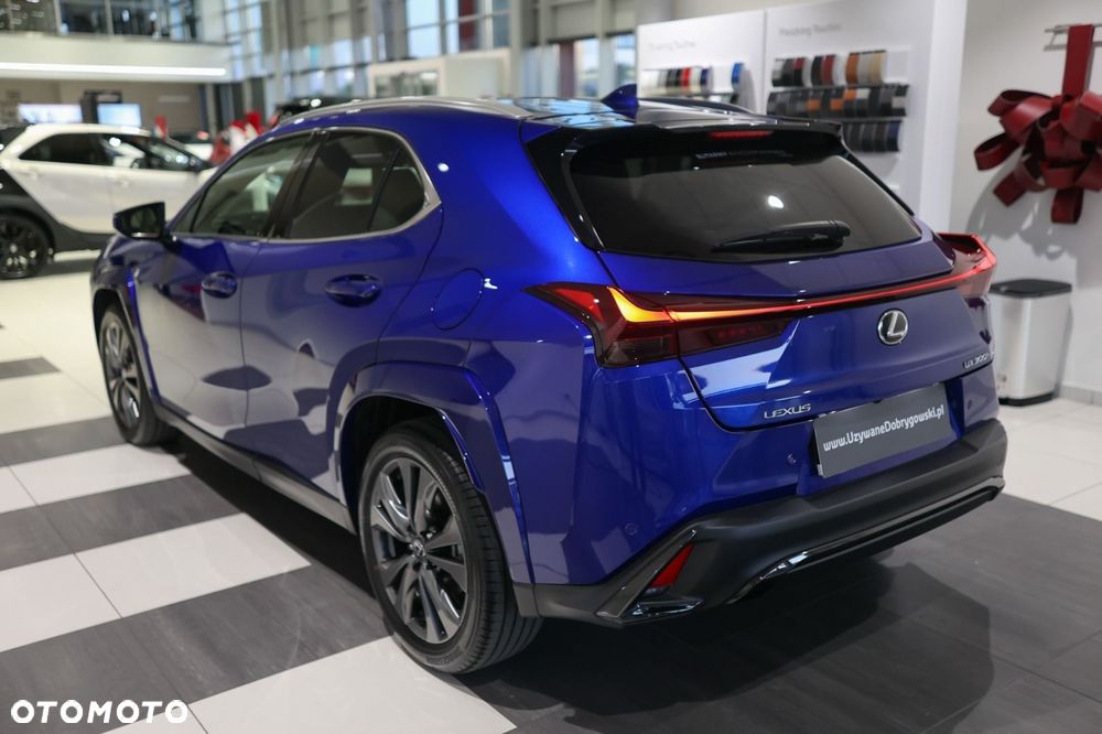 Lexus UX - 5