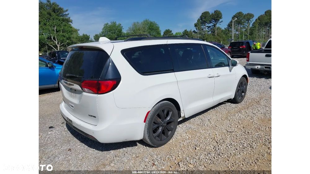 Chrysler Pacifica - 6