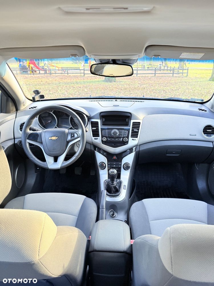 Chevrolet Cruze 1.6 LS - 7