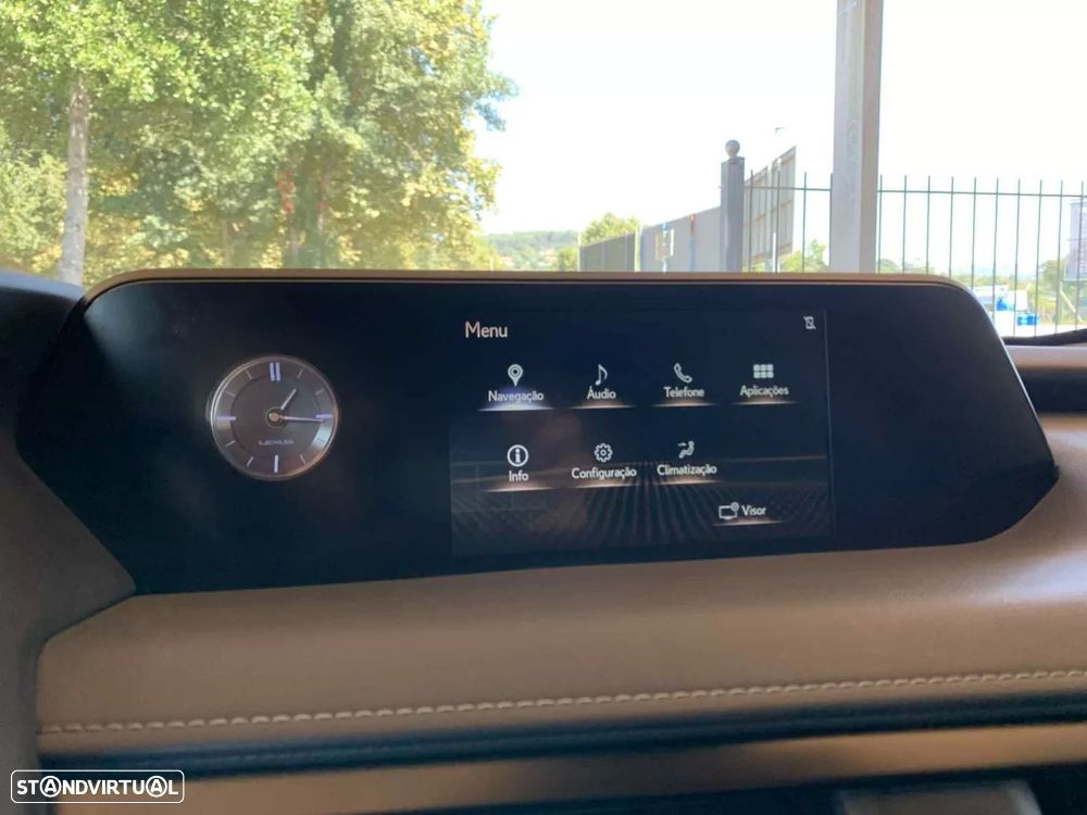 Lexus UX 250h Executive+ - 23