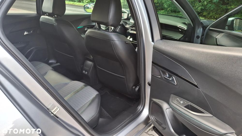 Peugeot 2008 PureTech 130 EAT8 Allure - 16