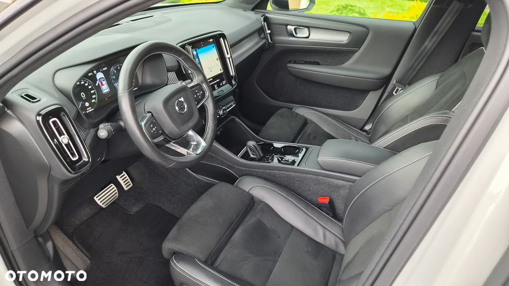 Volvo XC 40 T3 Geartronic Momentum Pro - 7