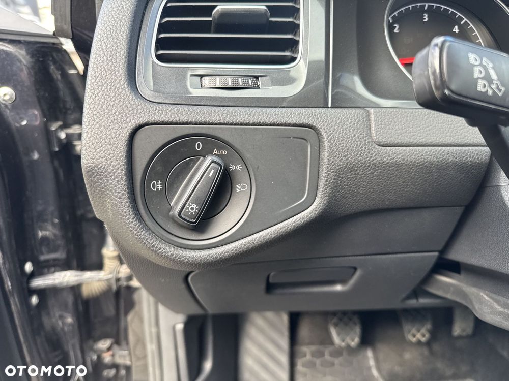 Volkswagen Golf - 21