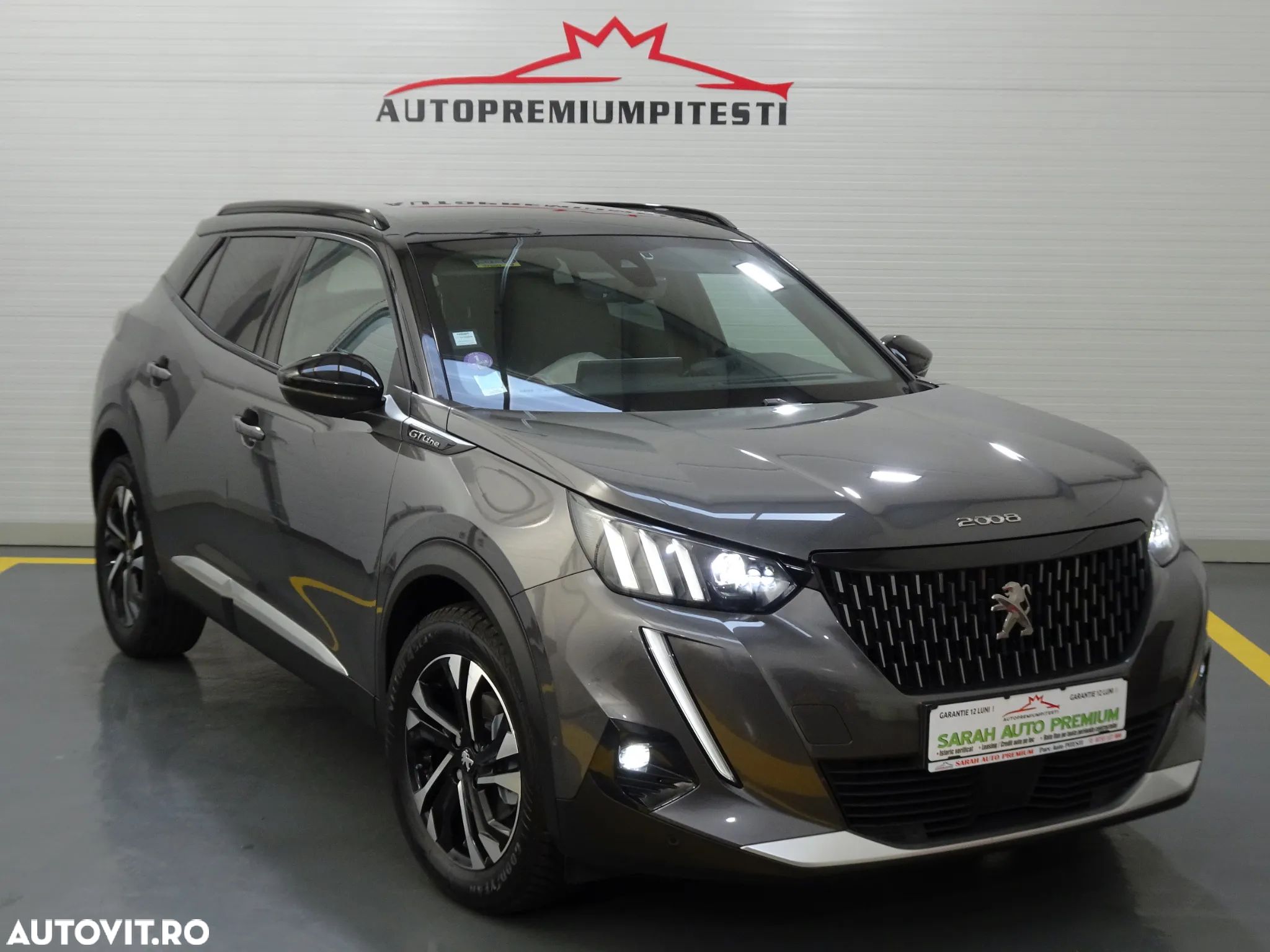 Peugeot 2008 PureTech 130 EAT8 GT - 1