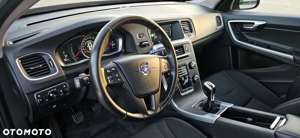 Volvo V60 D2 Momentum - 6