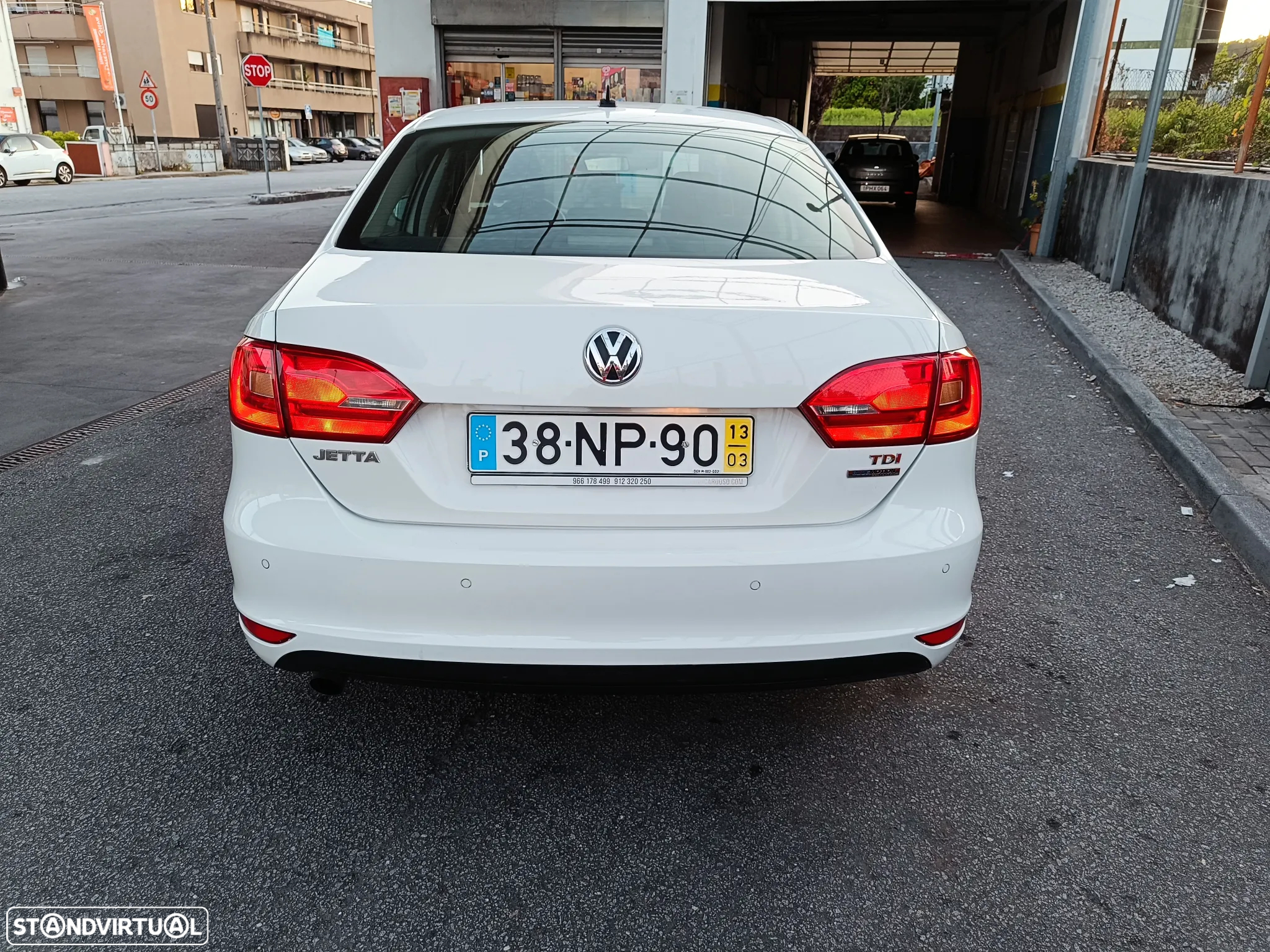 VW Jetta 1.6 TDi Confortline BM - 10