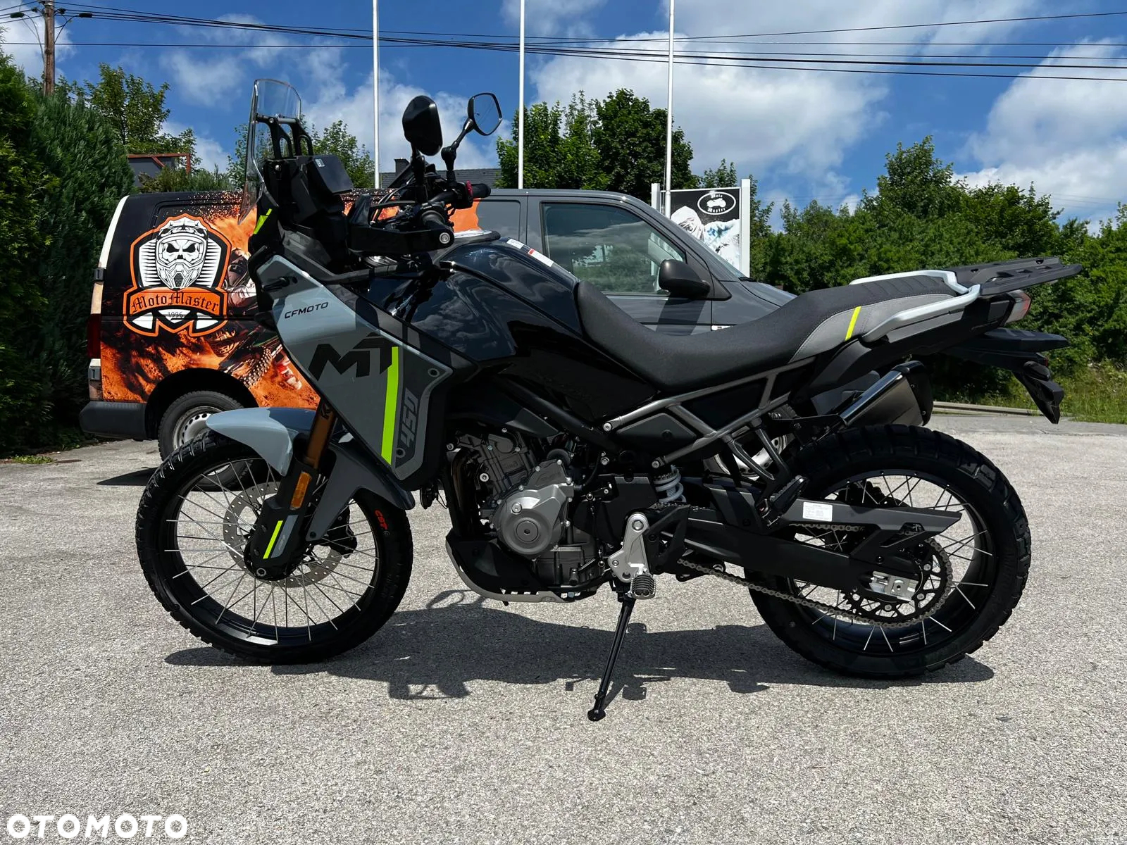 CFMoto MT - 10