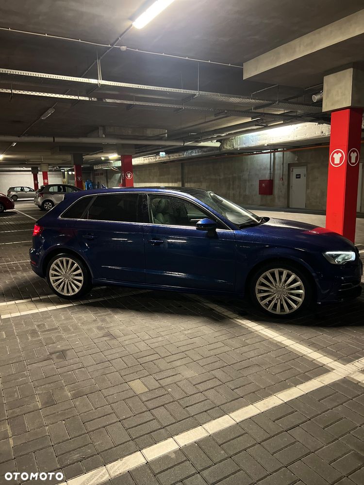 Audi A3 Sportback - 2