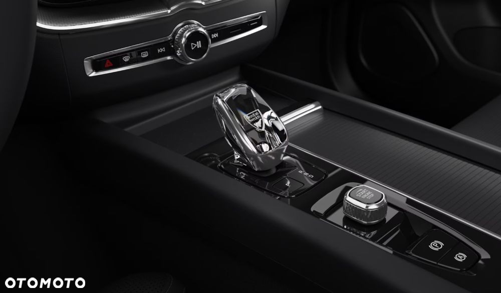 Volvo XC 60 B5 B AWD Plus Black Edition - 11