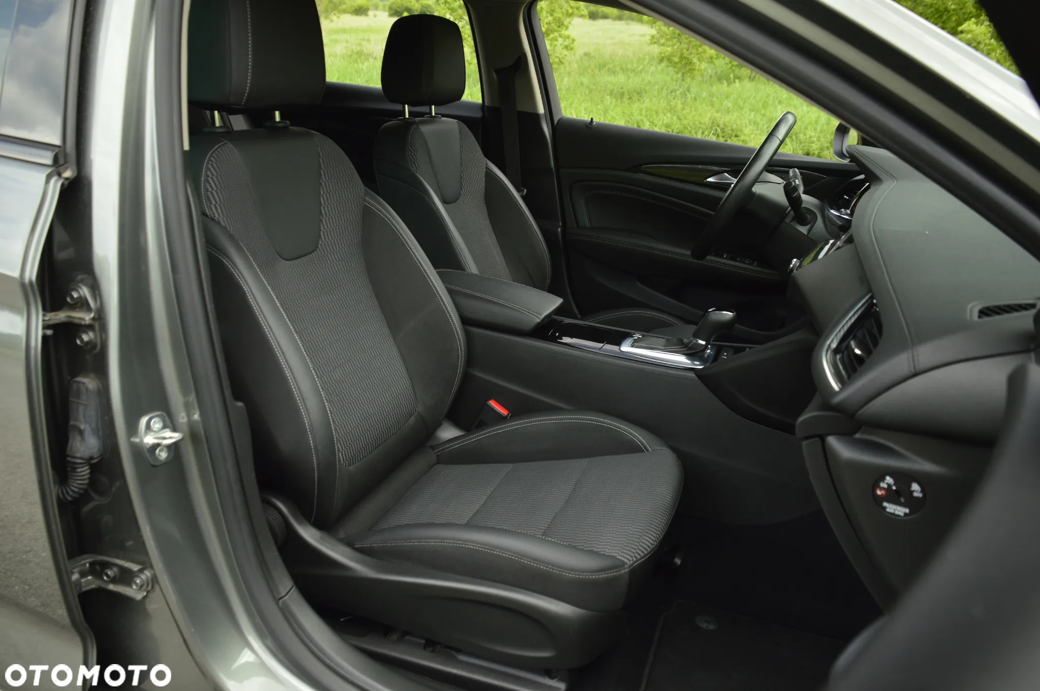 Opel Insignia 1.5 T Exclusive S&S - 28