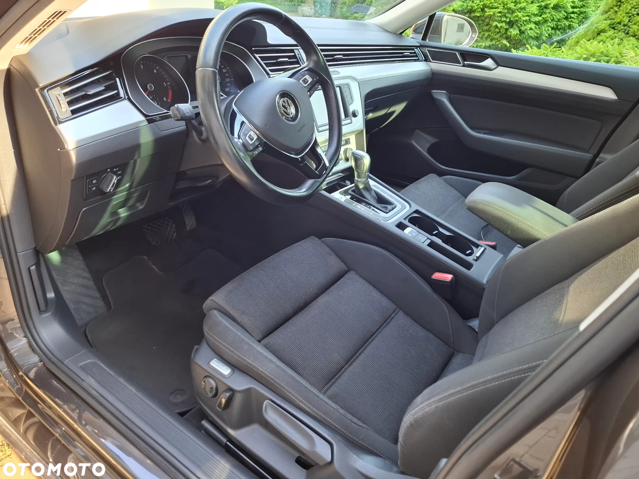 Volkswagen Passat 2.0 TDI BMT Comfortline DSG - 11