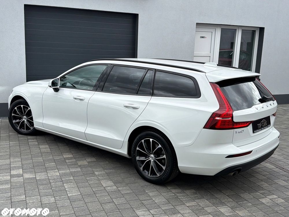 Volvo V60 B3 B DKG Momentum - 36