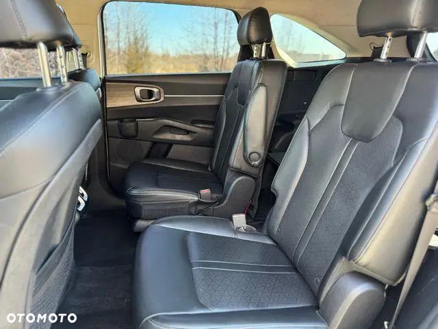 Kia Sorento 1.6 T-GDI HEV L 7os - 19