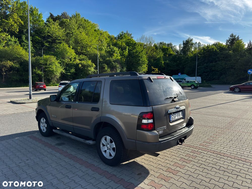 Ford Explorer 4.0 AWD - 3