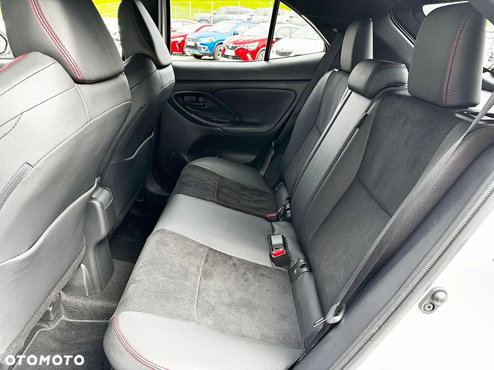 Toyota Yaris Cross Hybrid 1.5 GR Sport - 14