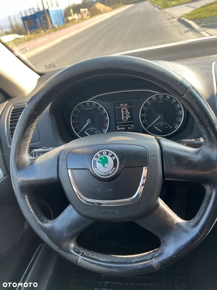 Skoda Octavia 1.6 TDI Ambiente - 8