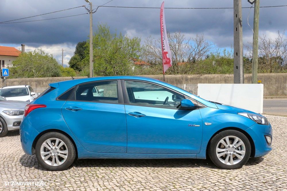 Hyundai i30 1.6 CRDI Blue Comfort - 9