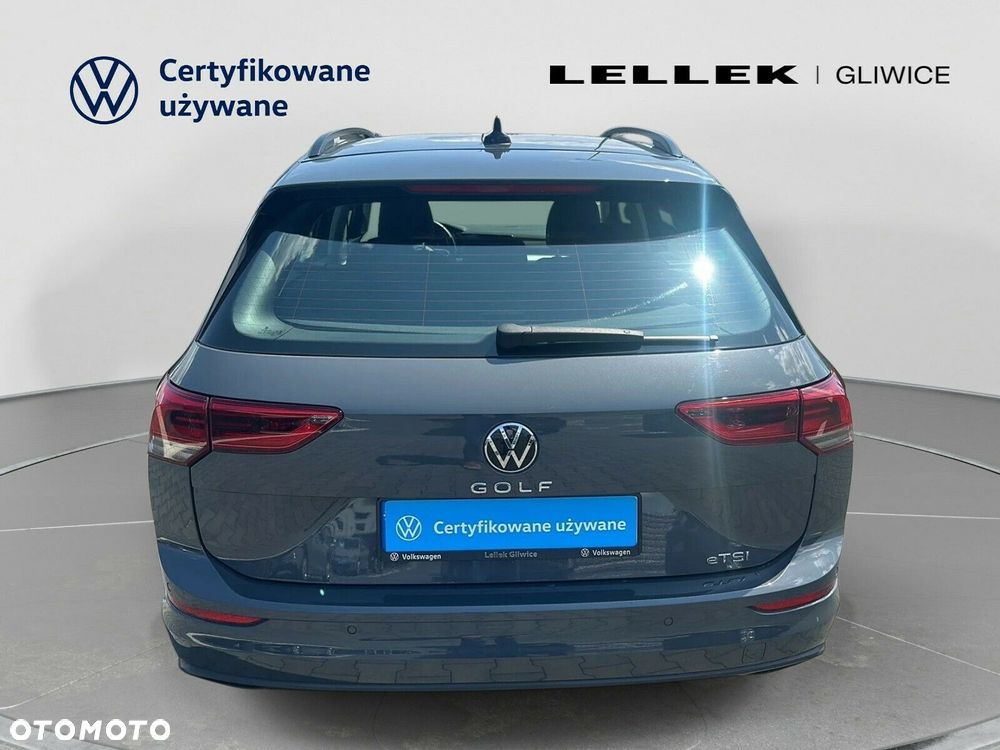 Volkswagen Golf - 8