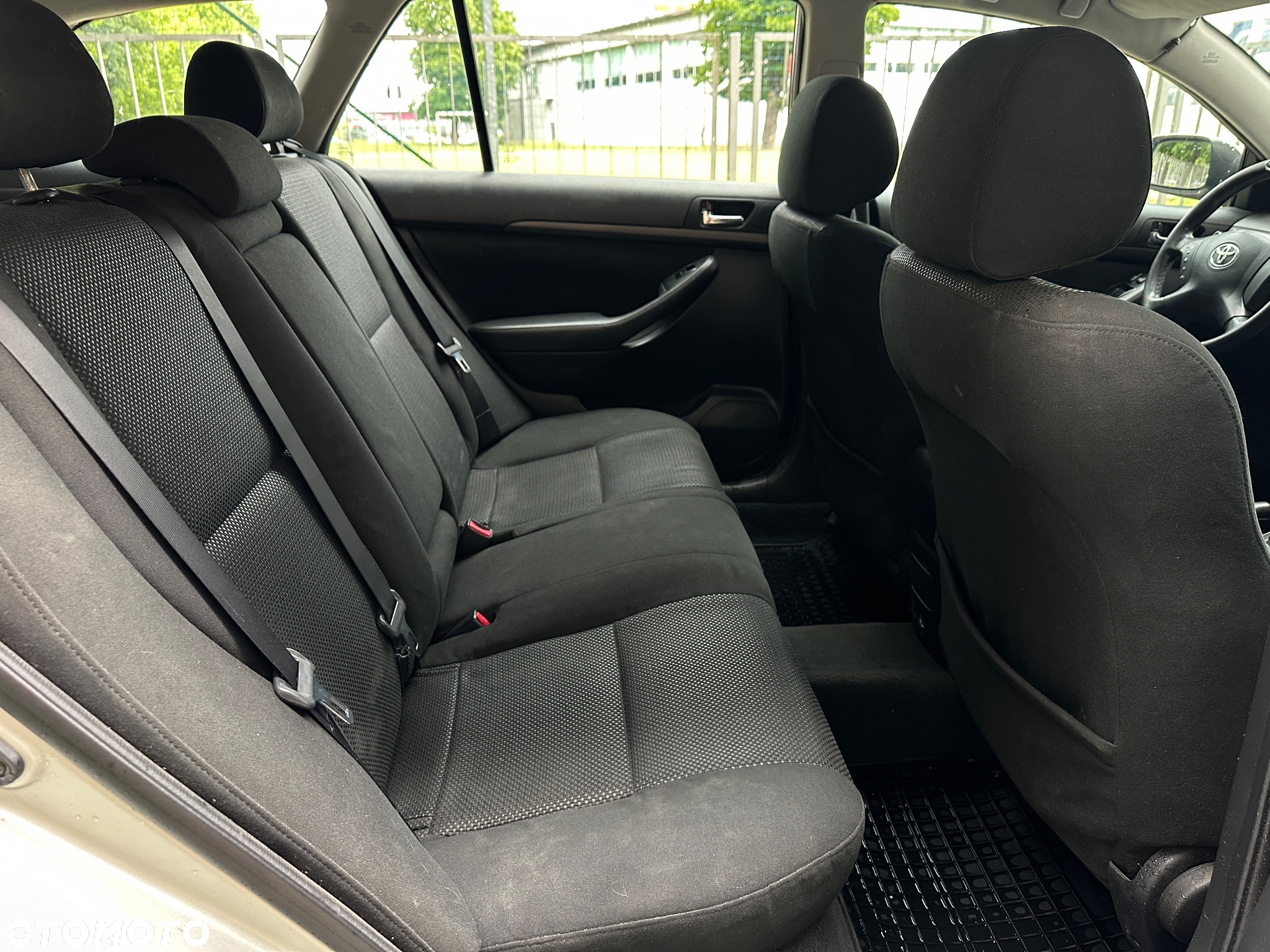 Toyota Avensis 2.0 D-4D High - 13