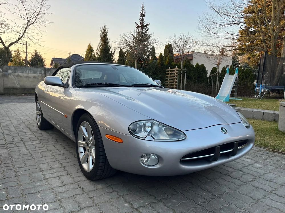 Jaguar XK8 Cabriolet - 2