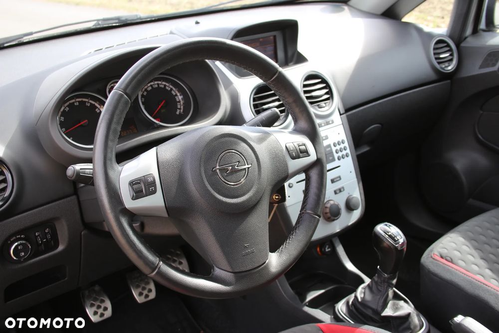 Opel Corsa 1.6T GSI - 31