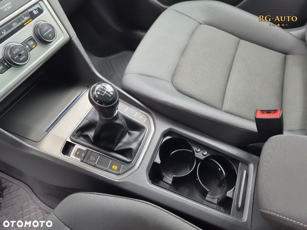 Volkswagen Golf Sportsvan - 32