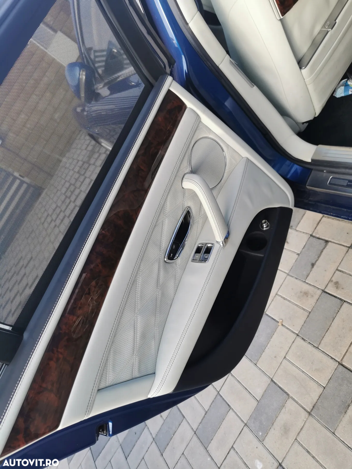 Bentley Flying Spur W12 S - 12
