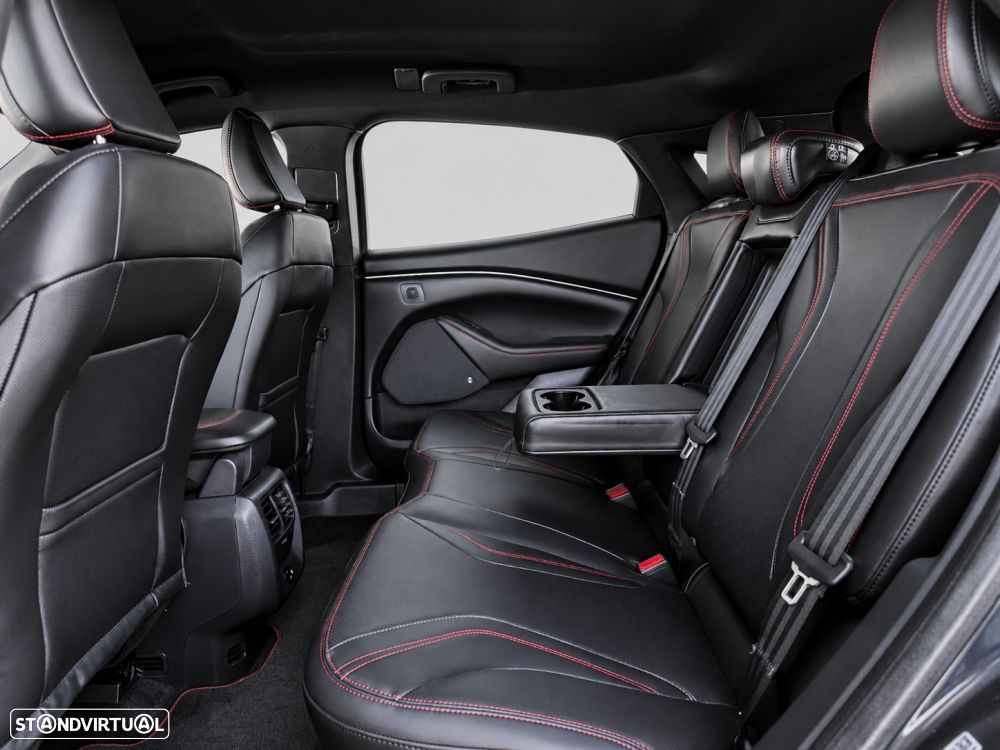 Ford Mustang Mach-E 75.7 kWh Premium AWD - 23