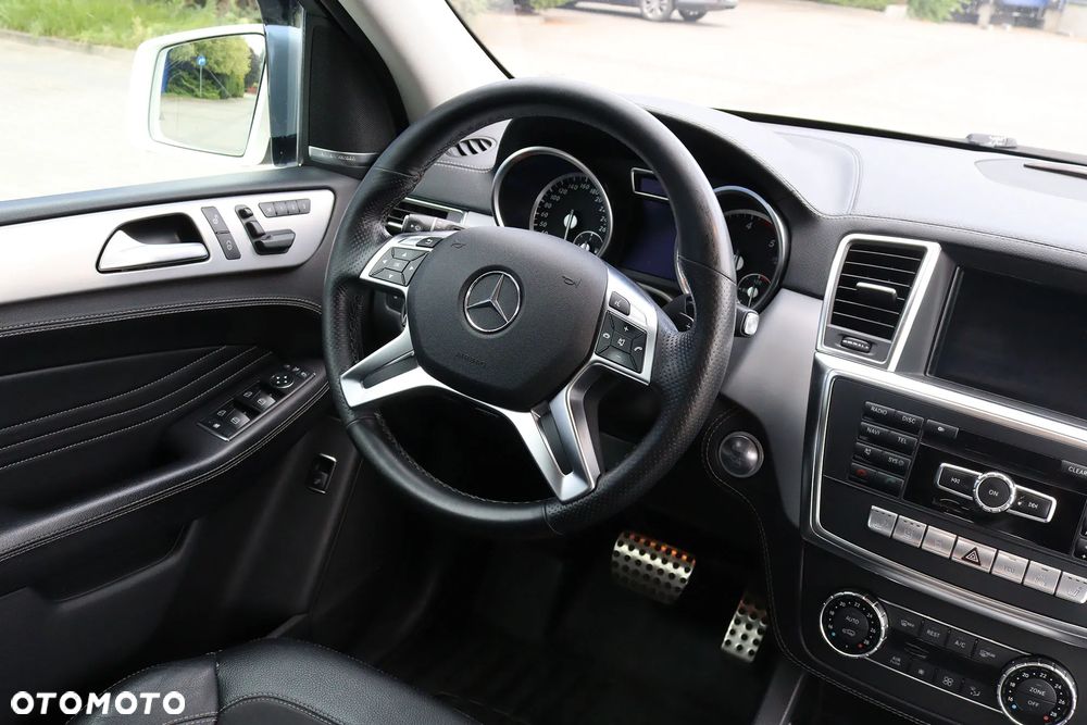 Mercedes-Benz ML - 15