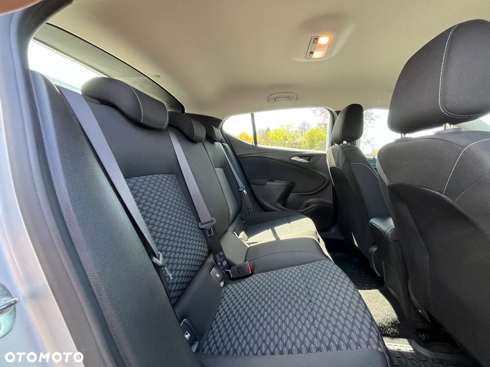 Opel Astra 1.2 T Elegance S&S - 24
