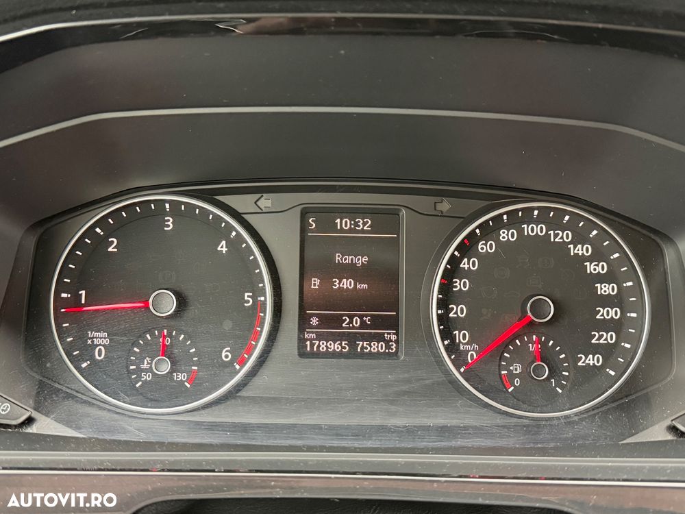 Volkswagen Multivan - 20