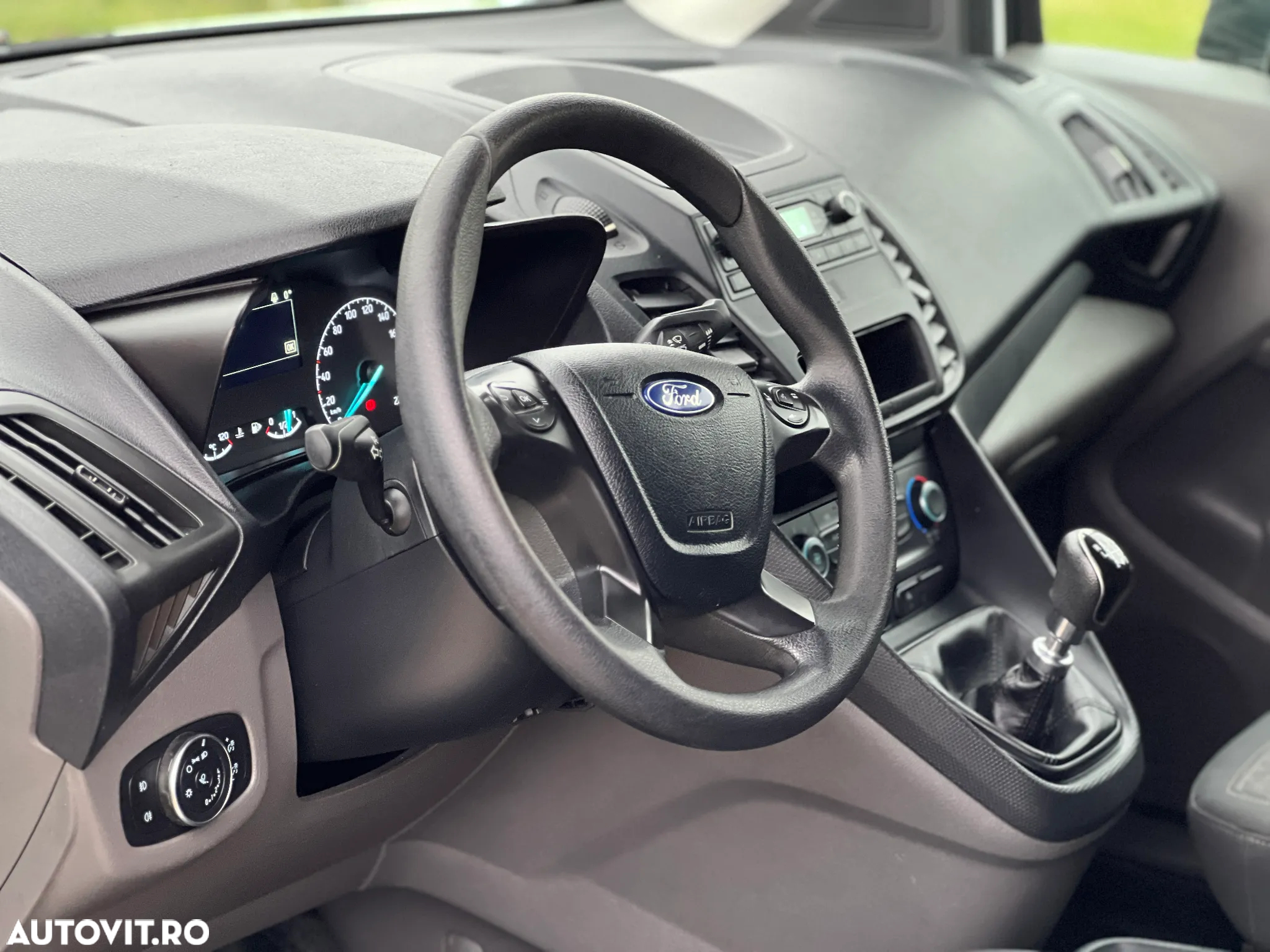 Ford Transit Connect - 11