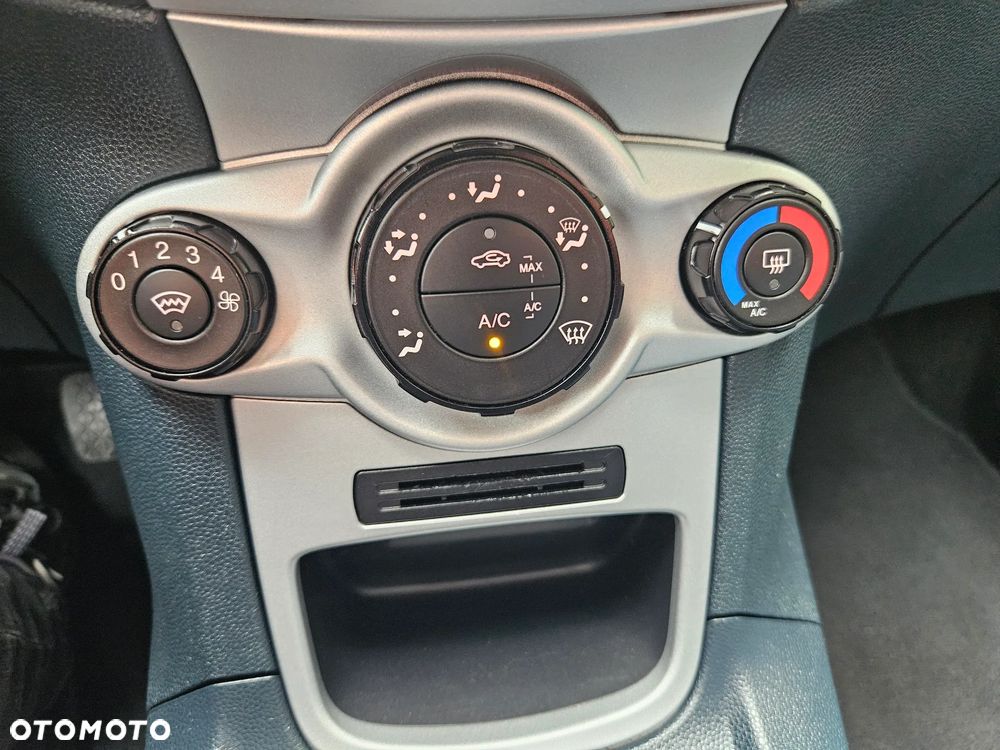 Ford Fiesta 1.4 Champions Edition - 24