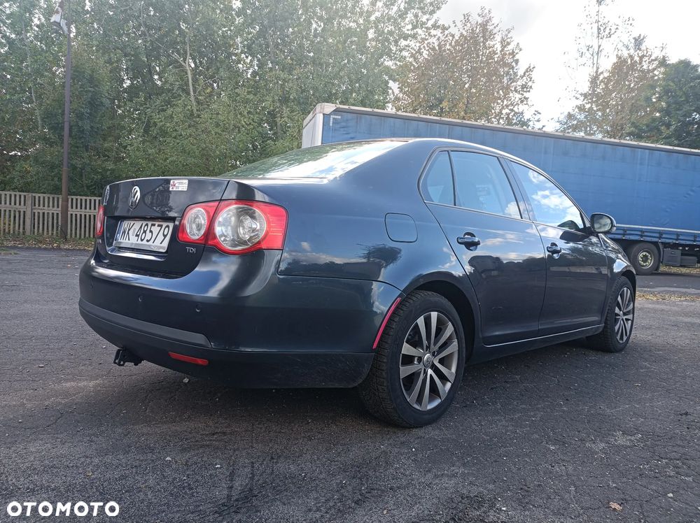 Volkswagen Jetta 1.9 TDI Comfortline - 22